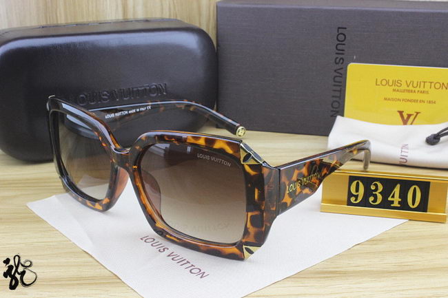 Louis Vuitton Sunglasses AAA+ ID:20220503-52
